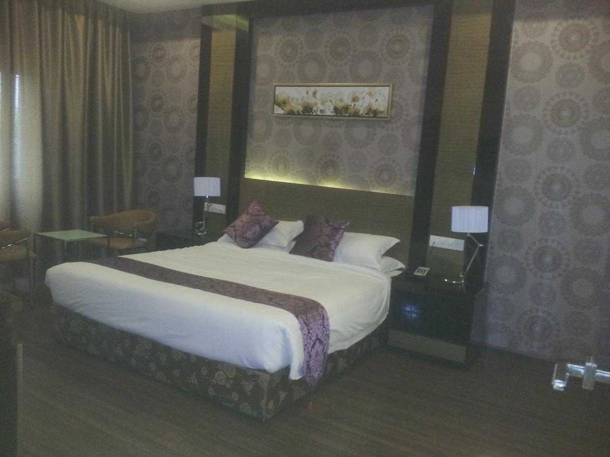 Saffron Hotel Jālna Quarto foto